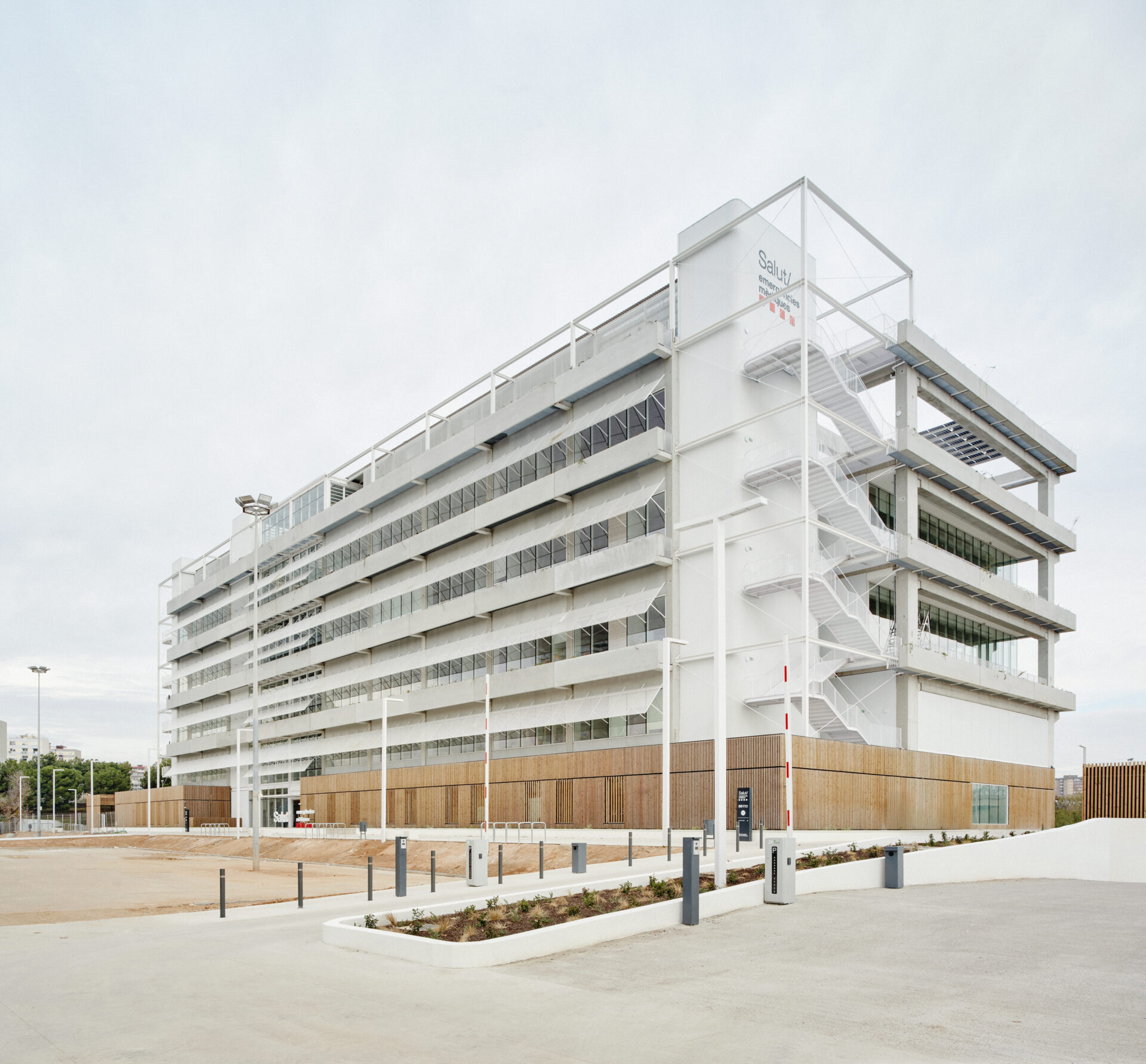 Nueva sede del SEM en L'Hospitalet de Llobregat (2024), de b720 Arquitectos y AECOM - Fotografía: José Hevia