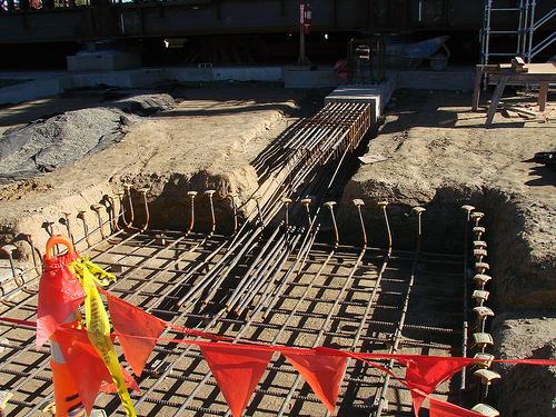 [http://www.flickr.com/photos/seat850/2054730990/  Zapata en proceso de Hormigonado]