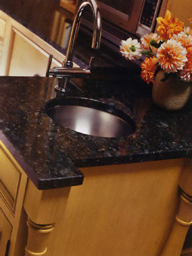 [http://www.flickr.com/photos/kitchendesigner/482481594/  Encimera de Granito]