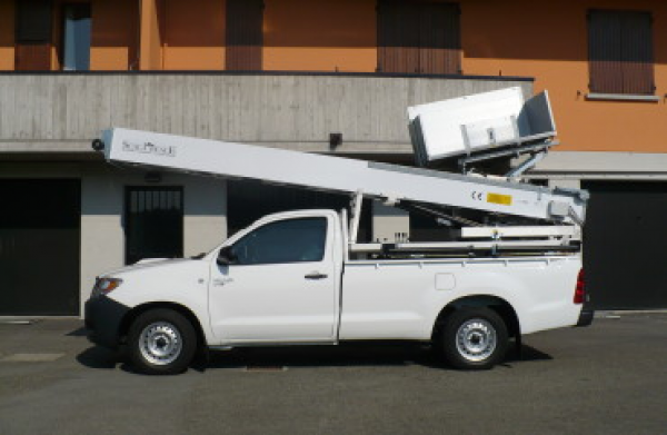 ELEVADOR MUDANZAS SOBRE PICK UP DEDALO