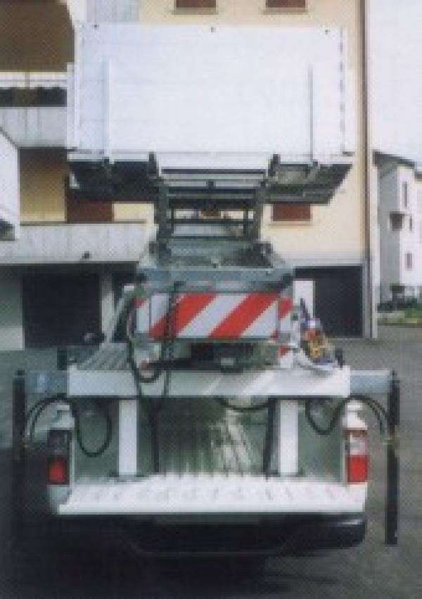 ELEVADOR MUDANZAS SOBRE PICK UP DEDALO