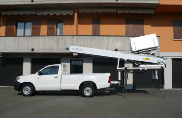 ELEVADOR MUDANZAS SOBRE PICK UP DEDALO