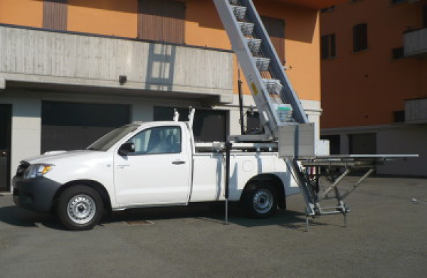 ELEVADOR MUDANZAS SOBRE PICK UP DEDALO