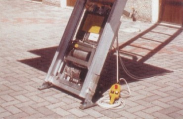 MONTACARGAS DESMONTABLE