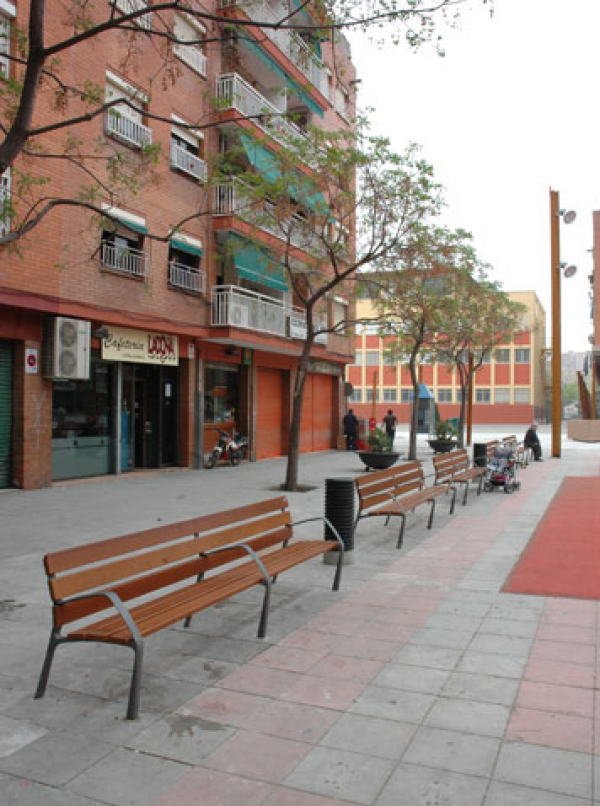 Banco Largo NeoBarcino