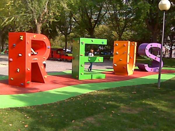 Parques Infantiles Rocódromos