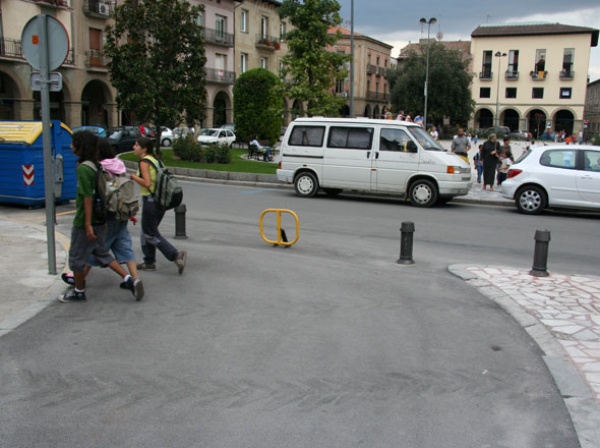 Pilona Parking